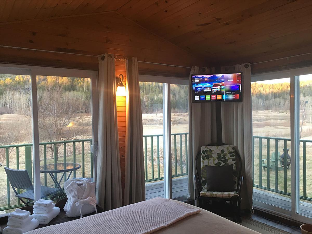 La Chouette Viree Bed & Breakfast Grandes-Bergeronnes Exterior foto