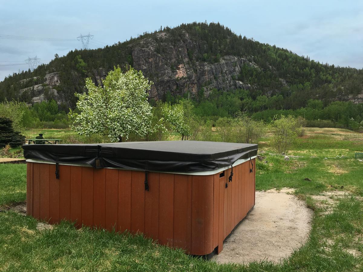 La Chouette Viree Bed & Breakfast Grandes-Bergeronnes Exterior foto