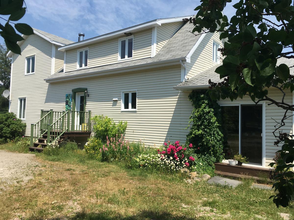 La Chouette Viree Bed & Breakfast Grandes-Bergeronnes Exterior foto